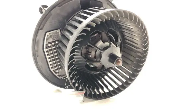 Volkswagen PASSAT B8 Heater fan/blower 3Q1819021A