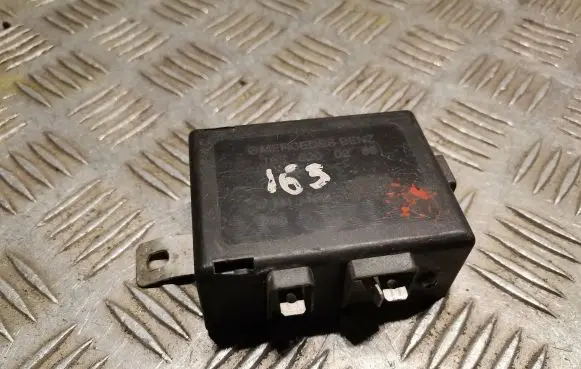 Mercedes-Benz ML W163 Aerial antenna amplifier 1638200289