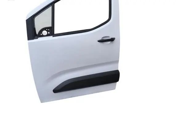 Peugeot Partner Front door 20260505HCR1213