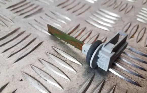 Interior temperature sensor