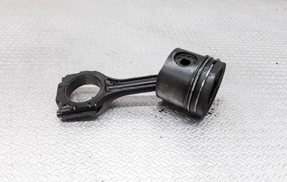 Volvo V70 Piston with connecting rod
