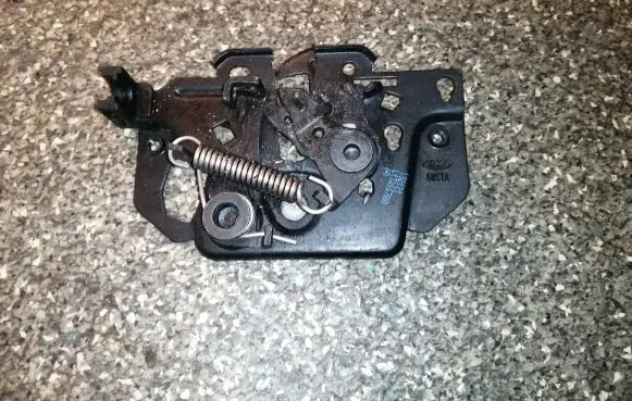 Ford Puma Engine bonnet/hood lock/catch L1TA16700