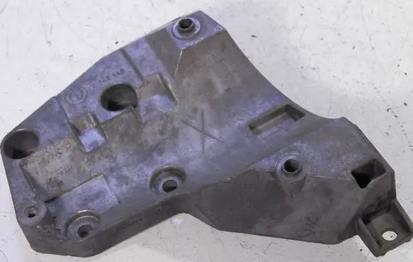 BMW 5 E39 A/C compressor mount bracket 2246146
