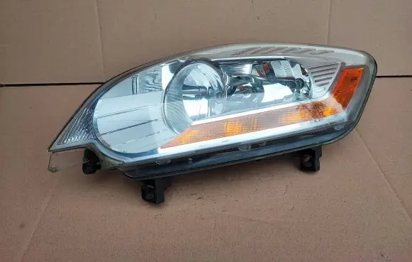 Ford Kuga I Headlight/headlamp 8V4113W030BG