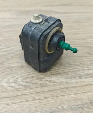 Volvo S80 Headlight level adjustment motor 