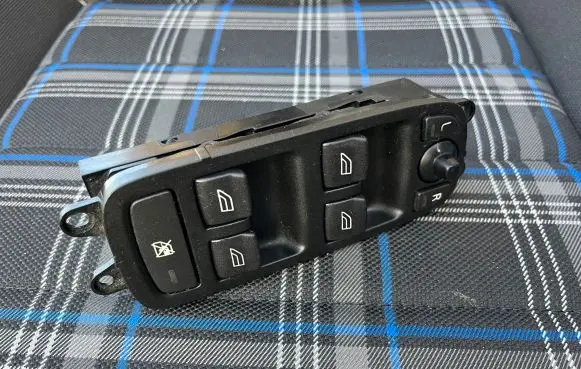 Volvo V50 Electric window control switch 30710787 30710788 30710789