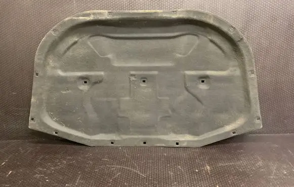 Engine bonnet/hood sound/heat insulation