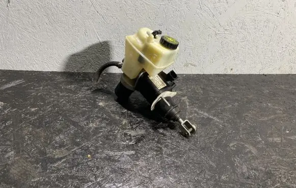 Mercedes-Benz SL R230 Master brake cylinder A0004300112