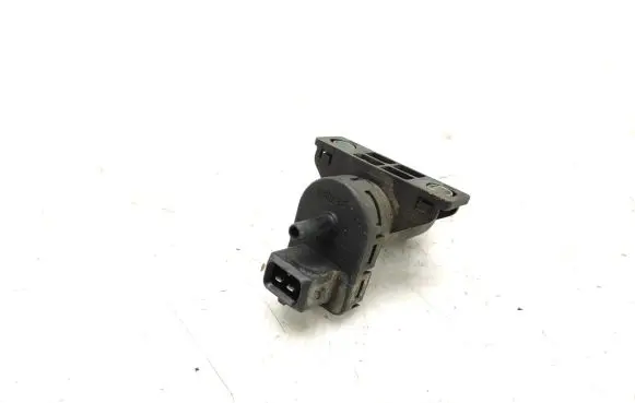 Renault Laguna III Turbo solenoid valve 8200762597