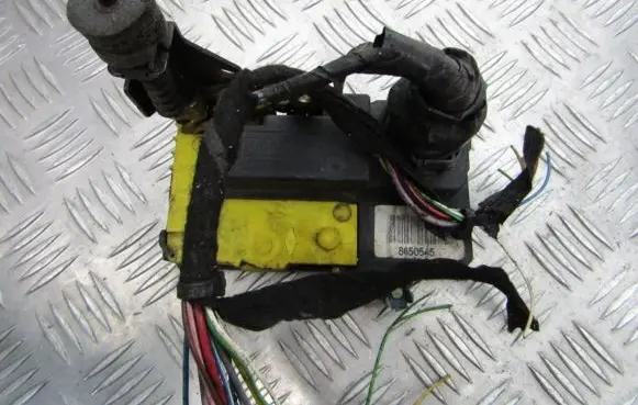 Volvo S60 Front door lock 8650545