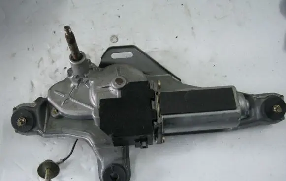 Toyota RAV 4 (XA20) Rear window wiper motor 8513042040