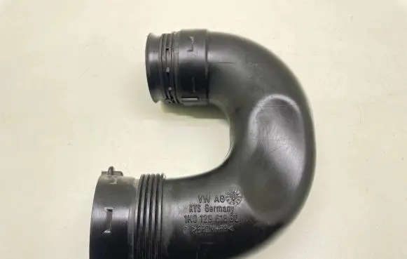 Audi A3 S3 A3 Sportback 8P Air intake duct part 1K0129618BQ