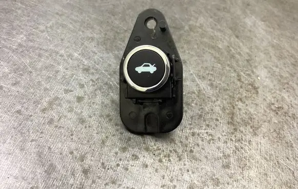 Lancia Thema Tailgate opening switch 56046228AC 10017450