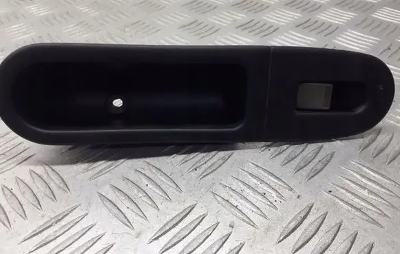 Honda HR-V Electric window control switch 83520-S2H-0030