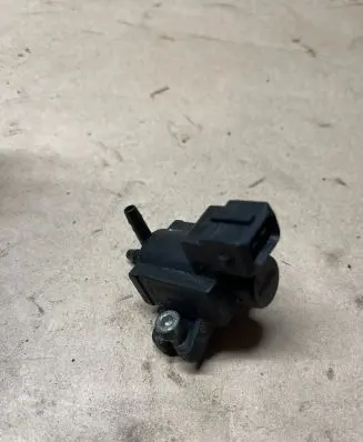 Volvo XC60 Turbo solenoid valve 31219977 70261300
