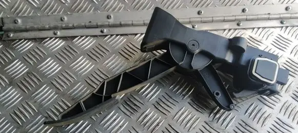 Mercedes-Benz B W245 Accelerator throttle pedal