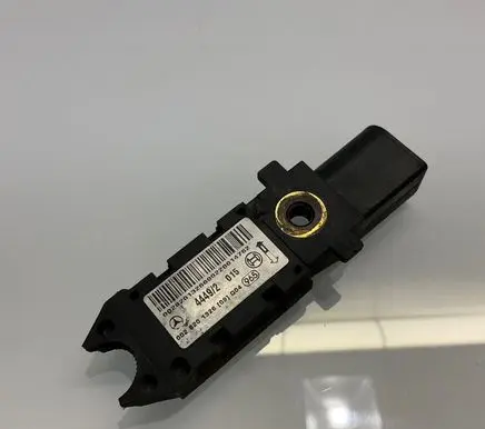Mercedes-Benz E W211 Airbag deployment crash/impact sensor 0028201326 A0028201326