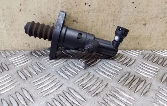 Volkswagen PASSAT B8 Clutch slave cylinder 6283000047