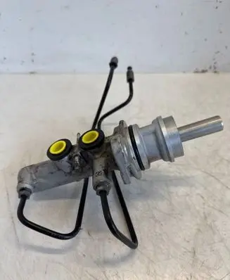 Master brake cylinder