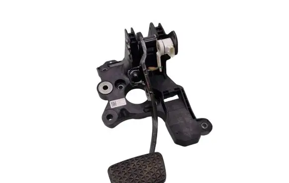 Buick Encore GX I Brake pedal 60003920 689906472 2003111405052623