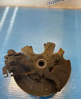Volkswagen Golf VI Front wheel hub spindle knuckle