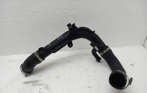 Volkswagen Jetta V Intercooler hose/pipe 1K0145770AE
