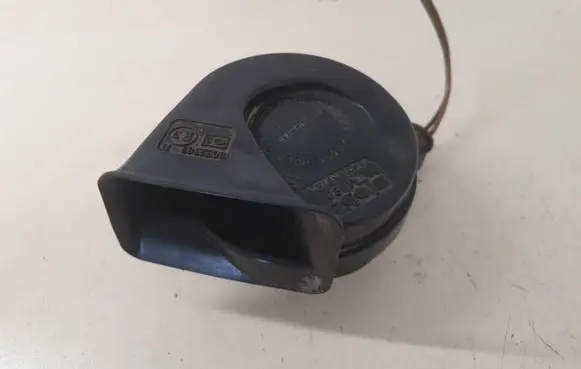 Audi A6 S6 C5 4B Horn signal 4B0951223A