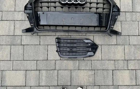 Audi Q3 8U Front bumper upper radiator grill 8U0853653M 8U0853653 8U0853653P