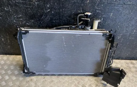 Lexus LBX Coolant radiator 4221367682