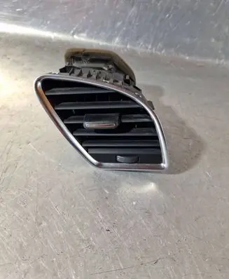 Audi A5 8T 8F Dashboard side air vent grill/cover trim 8T1820902C