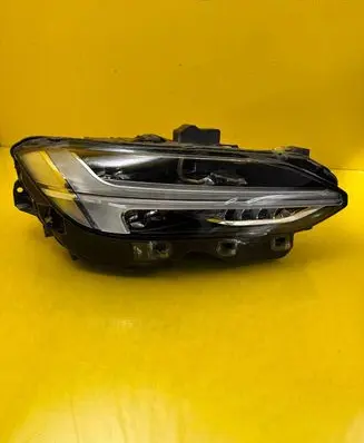 Volvo S90, V90 Headlight/headlamp 31386171