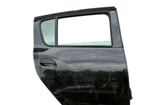 Dacia Sandero Rear door