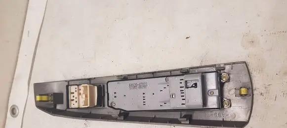 Toyota Prius (XW20) Electric window control switch 8482047021 515051 HM4702