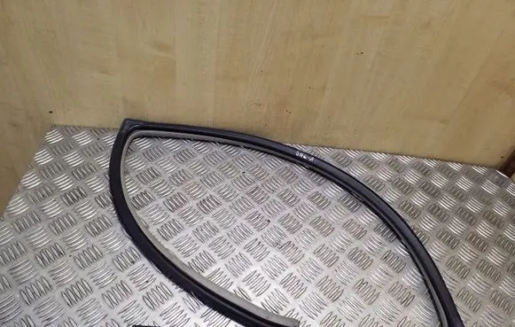 Mitsubishi Pajero Rubber seal rear door 