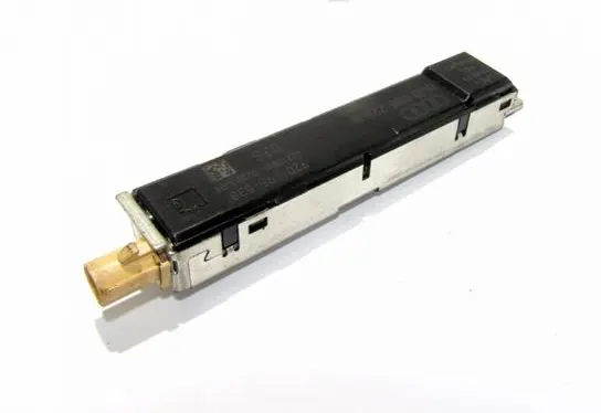 Audi Q3 8U Aerial antenna amplifier 8U0035225B
