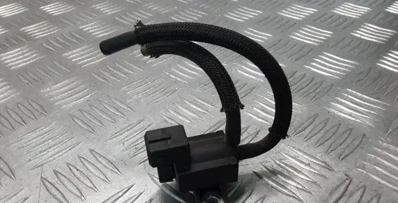 Lexus IS 220D-250-350 Vacuum valve 258600R010