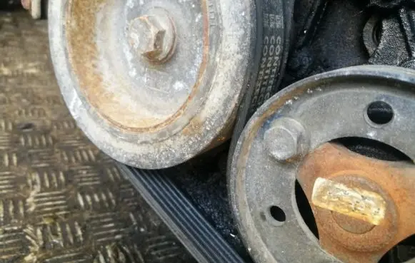 Volvo S40, V40 Crankshaft pulley