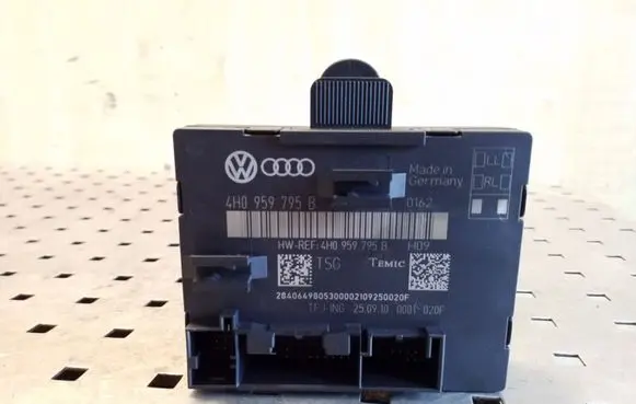 Volkswagen Touareg II Door control unit/module 4H0959795B