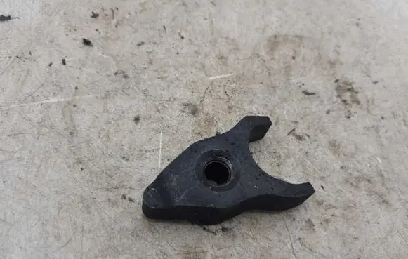 Toyota Avensis Verso Fuel Injector clamp holder NOCODE