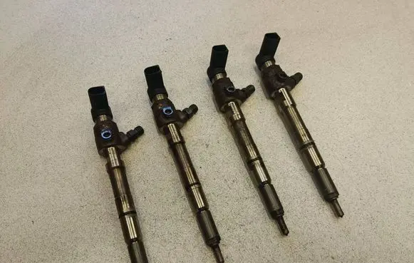 Audi A3 S3 A3 Sportback 8P Fuel injectors set 03L130277B S707330