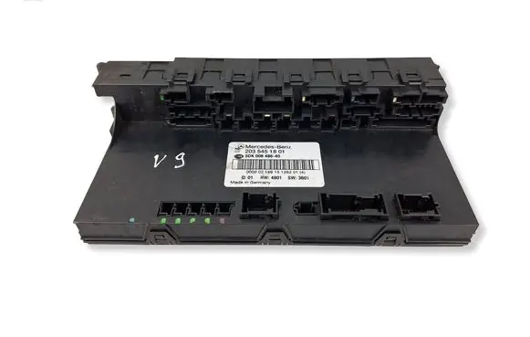 Mercedes-Benz C W203 Fuse module 2035451801 A2035451801