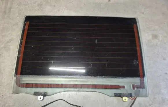 Mitsubishi L200 Rear windscreen/windshield window 
