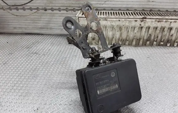 Volkswagen Touran I ABS Pump 1K0907379K 1K0614517H