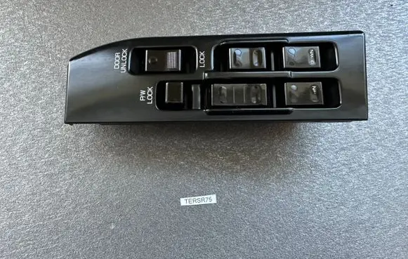 Nissan Terrano Electric window control switch 2540161S00