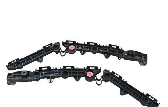 Rear bumper mounting bracket
