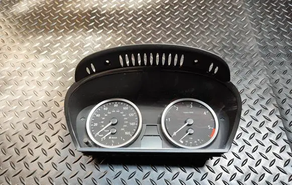 BMW 5 E60 E61 Speedometer (instrument cluster) 62116945634 110080213