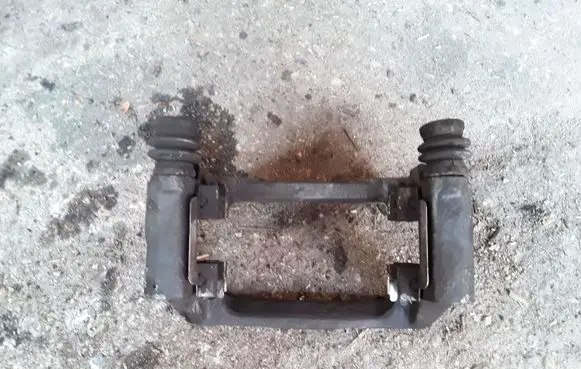 Land Rover Range Rover Sport L320 Brake caliper pad carrier rear 3575