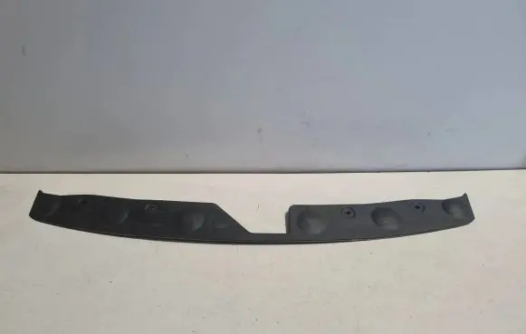 Maserati Ghibli Engine bonnet/hood lock trim molding 670010774