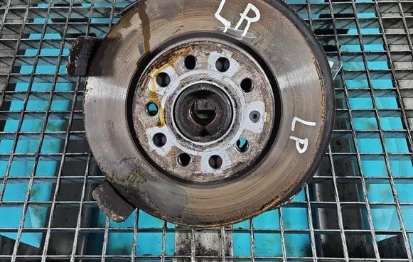 Volkswagen Golf VI Front wheel hub spindle knuckle IMPRK1439083