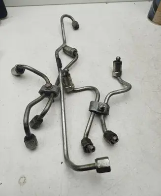 Toyota Corolla Verso AR10 Fuel injector supply line/pipe 